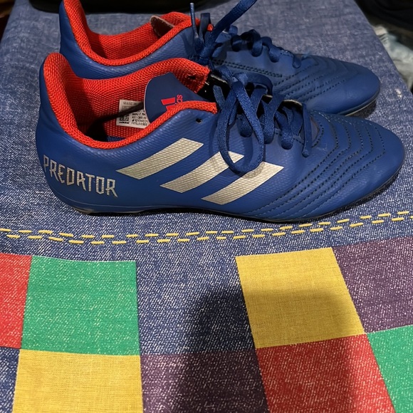 Soccer cleats Adidas Predator. The Game winner :)size 3.5 used - Picture 7 of 7